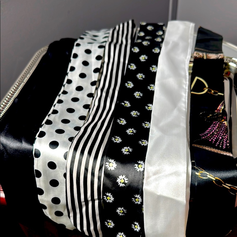 Set of 6 Black and White Satin Patterned Twilleys